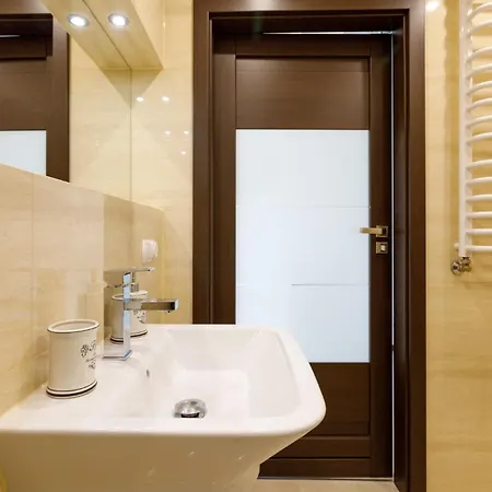 Golden - Two Bedrooms - Great Location&legnicka Apartment