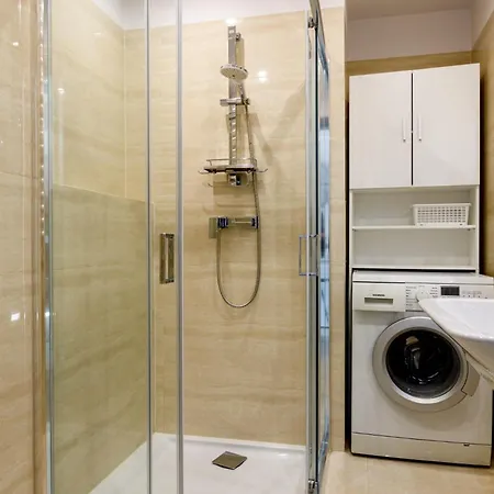 Golden - Two Bedrooms - Great Location&legnicka شقة